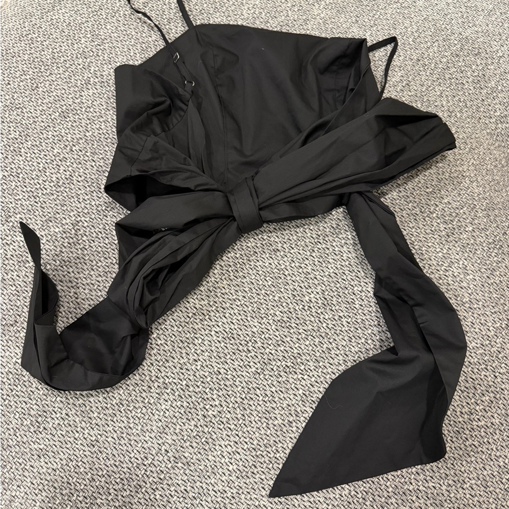 Back tie crop top